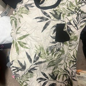 Guess floral tee shirt